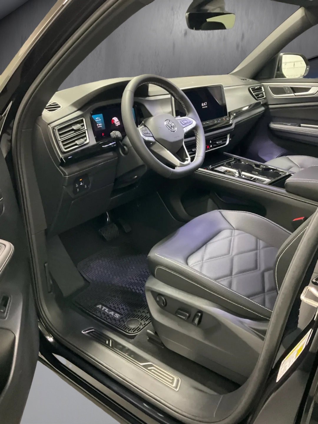 New 2026 Volkswagen Atlas Cross Sport SE AWD/4WD image 3