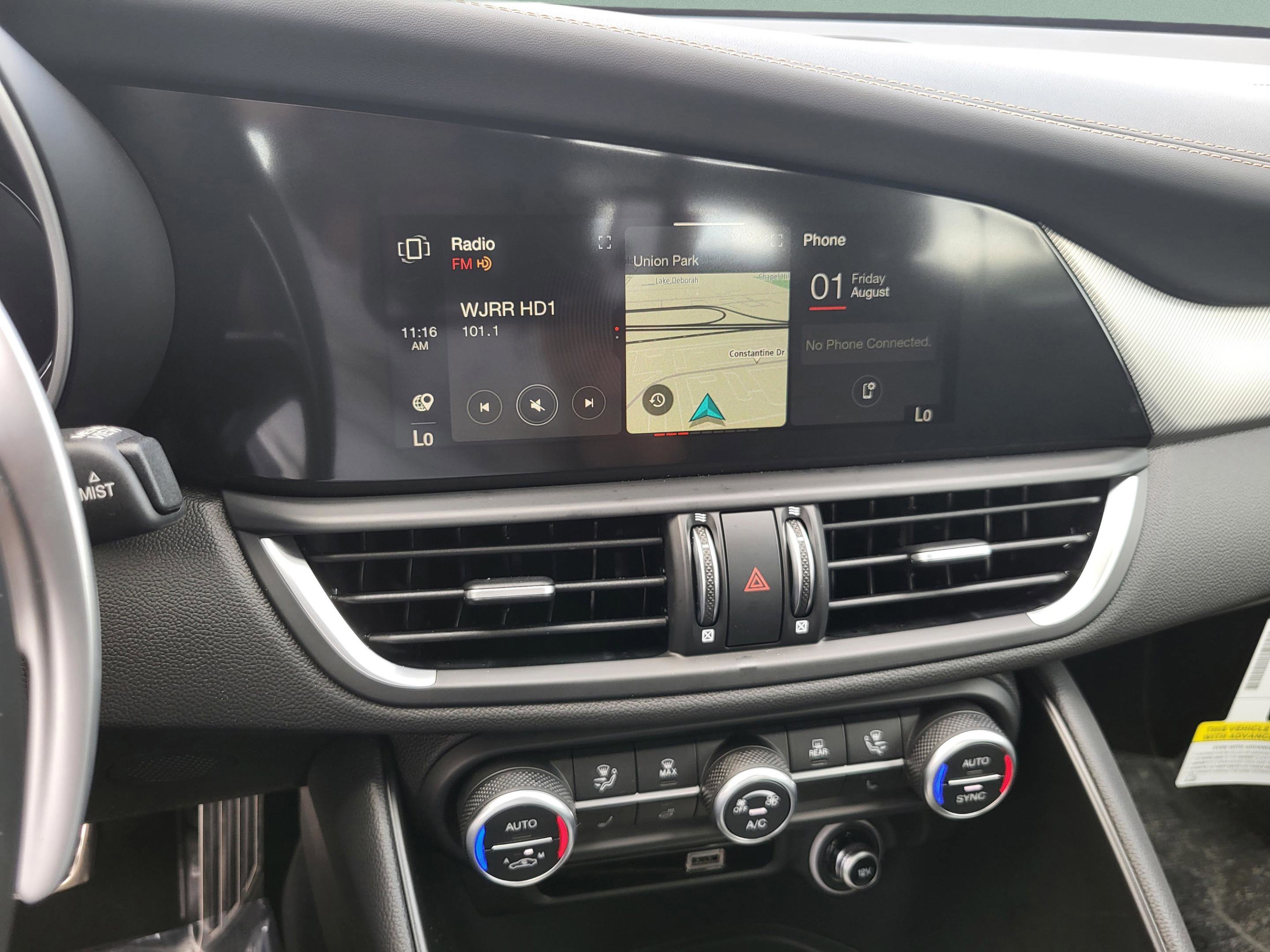 New 2025 Alfa Romeo Giulia w/ Driving Assist Package RWD image 47