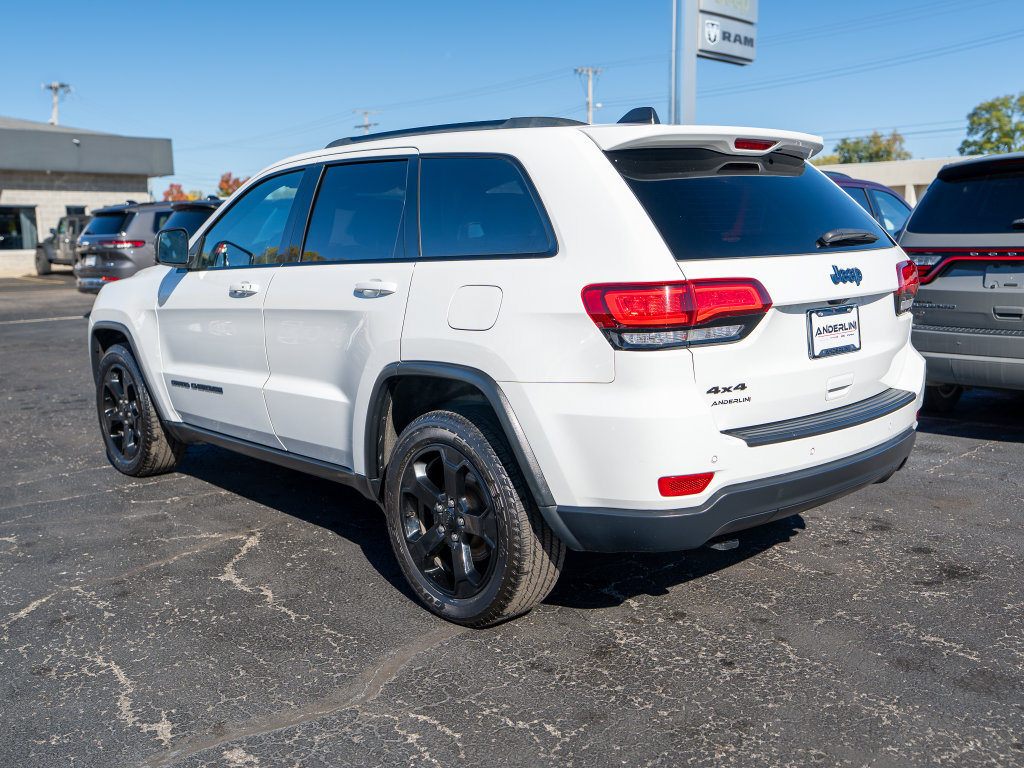 Used 2019 Jeep Grand Cherokee Laredo AWD/4WD image 7