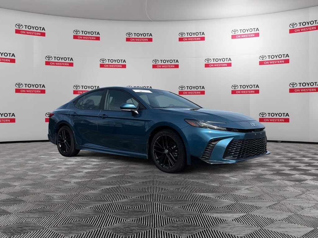 Certified 2025 Toyota Camry SE FWD image 1
