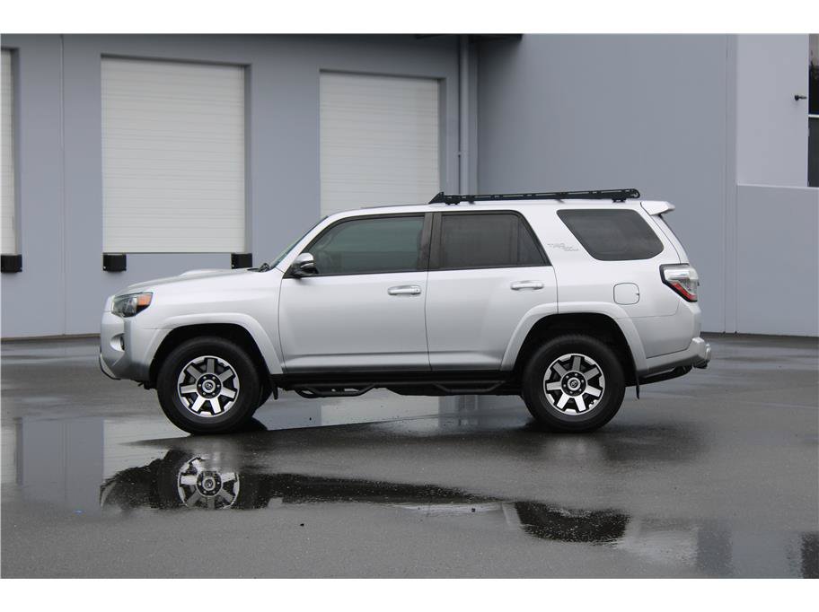 Used 2020 Toyota 4Runner TRD Off-Road Premium w/ Moonroof Package AWD/4WD image 2