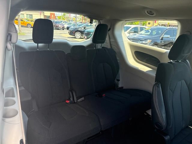 Used 2023 Chrysler Voyager LX FWD image 23