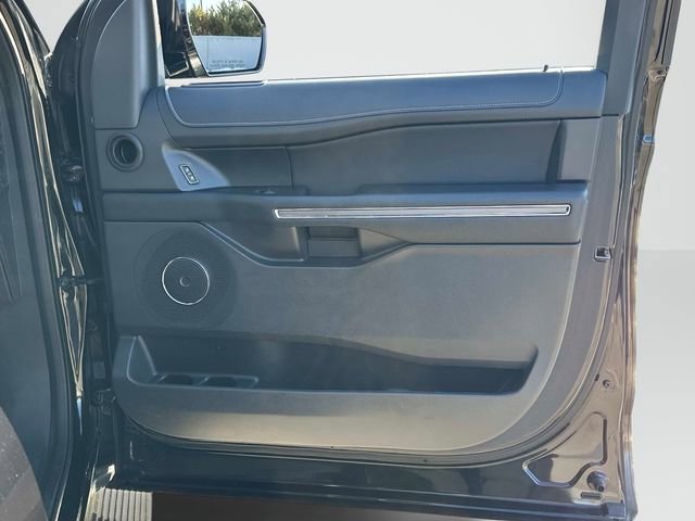 Used 2024 Ford Expedition XLT image 22