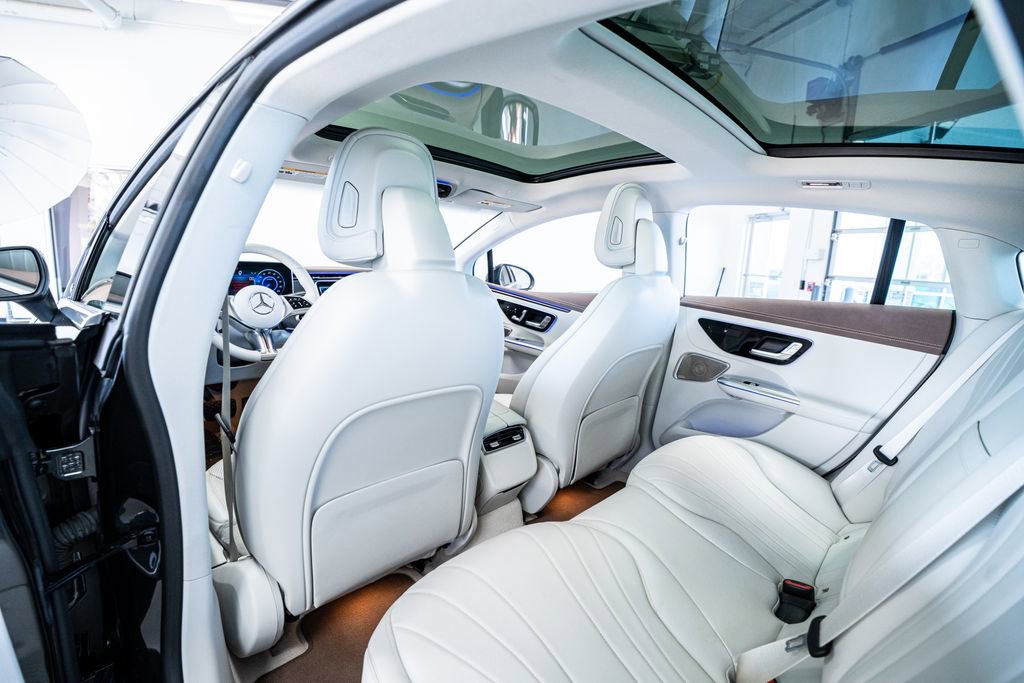 Used 2023 Mercedes-Benz EQE 350+ 4MATIC Sedan image 50