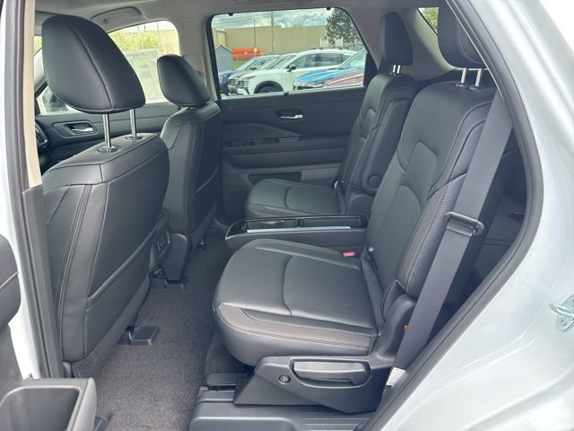 New 2026 Nissan Pathfinder SL w/ SL Premium Package AWD/4WD image 11