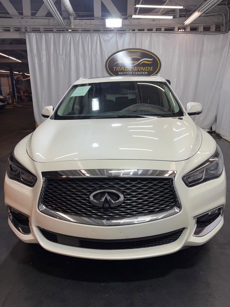 Used 2017 INFINITI QX60 Luxe w/ Premium Plus Package AWD/4WD image 2
