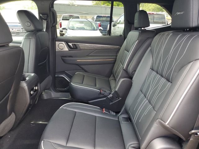 New 2026 Buick Enclave Avenir w/ Super Cruise Package FWD image 11