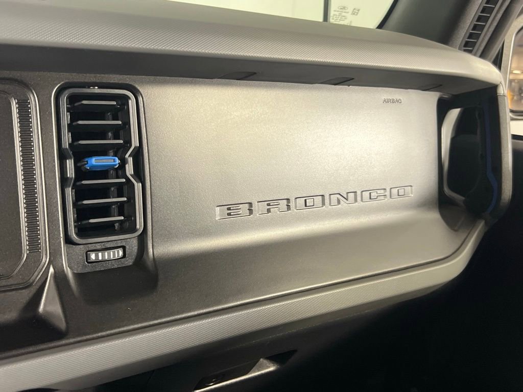 Used 2022 Ford Bronco Black Diamond w/ Sasquatch Package image 19