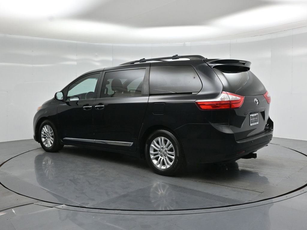 Used 2015 Toyota Sienna XLE Premium FWD image 6