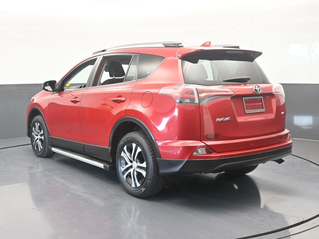 Used 2017 Toyota RAV4 LE image 4