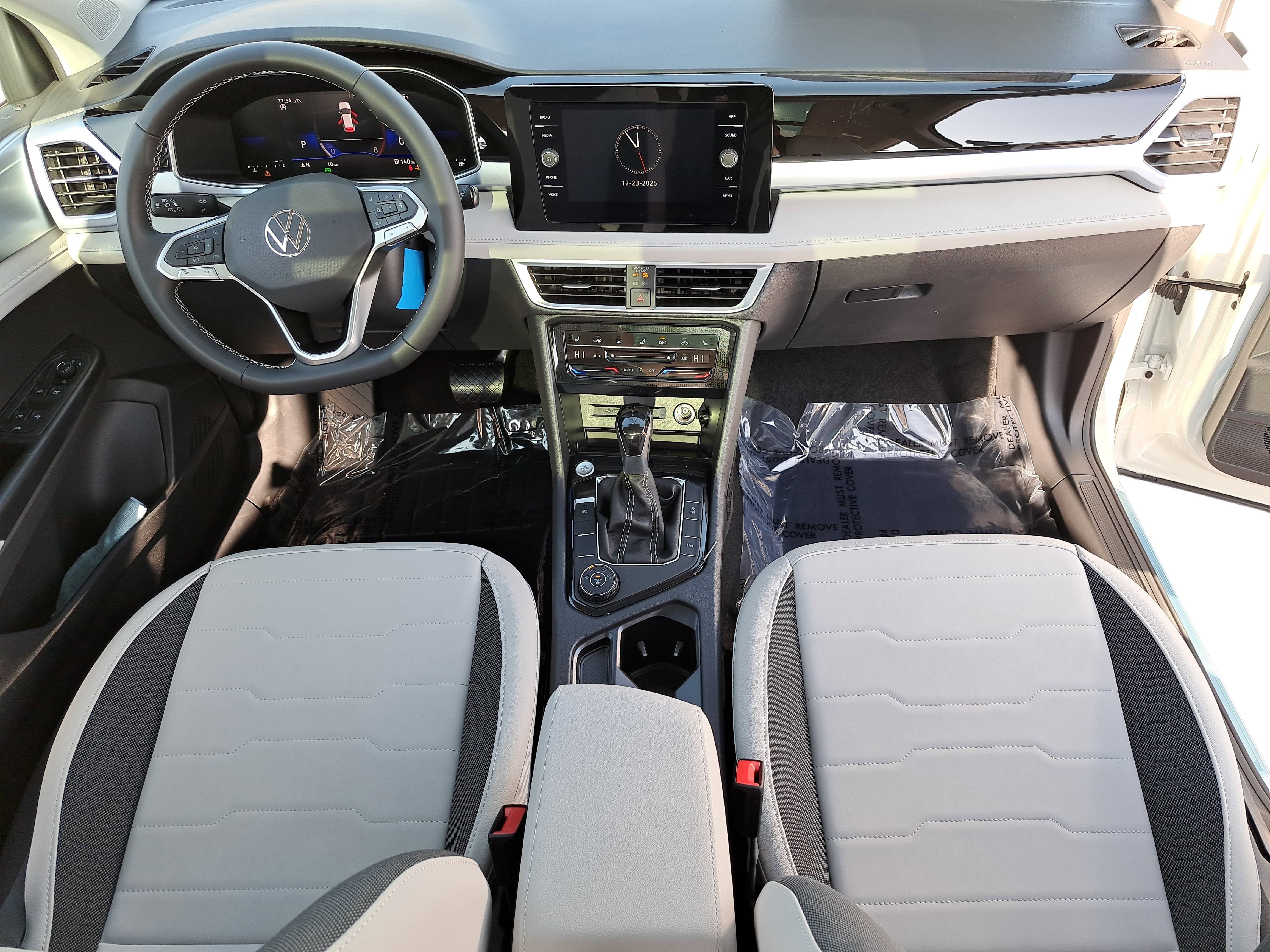New 2026 Volkswagen Taos SE image 9