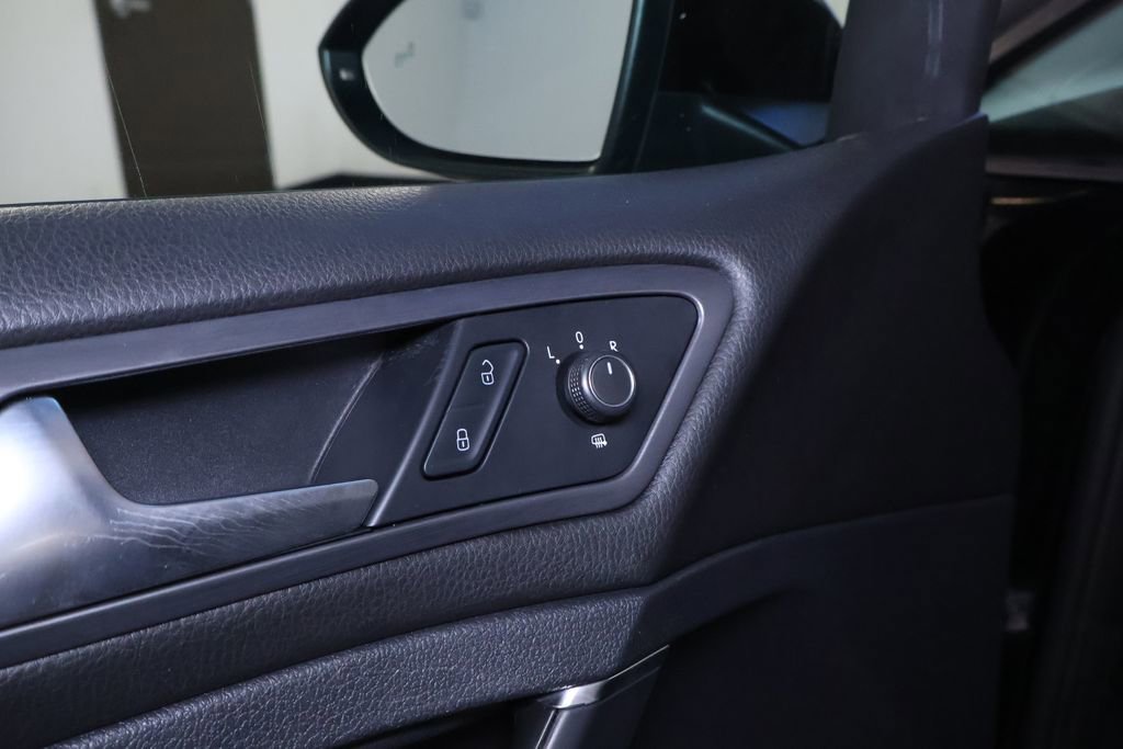 Used 2021 Volkswagen Golf 4-Door image 14