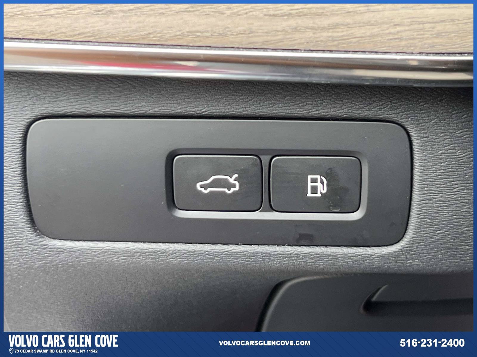 Certified 2025 Volvo XC90 T8 Plus AWD/4WD image 22