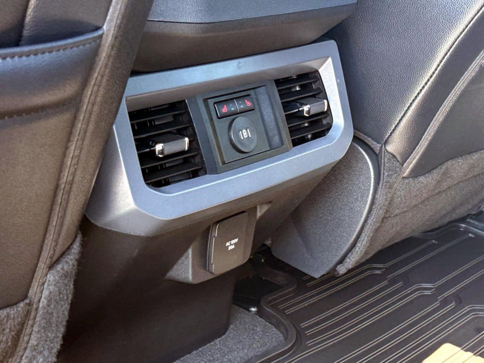 Used 2025 Ford F350 Lariat w/ Lariat Ultimate Package image 15