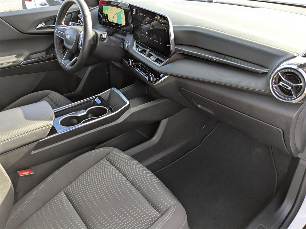 Used 2025 Chevrolet Equinox LT image 37