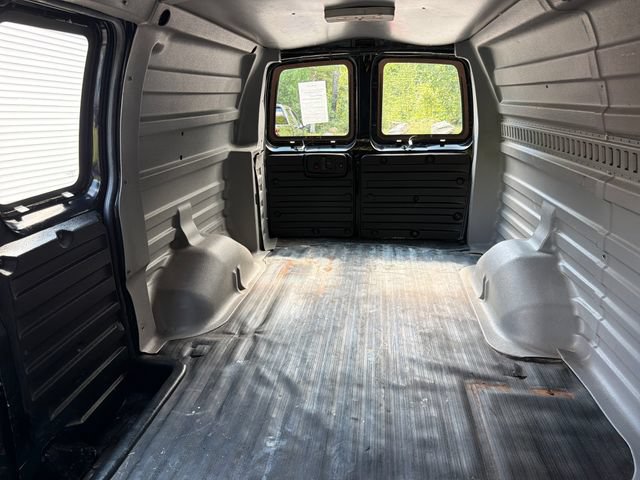 Used 2017 GMC Savana 2500 RWD image 18