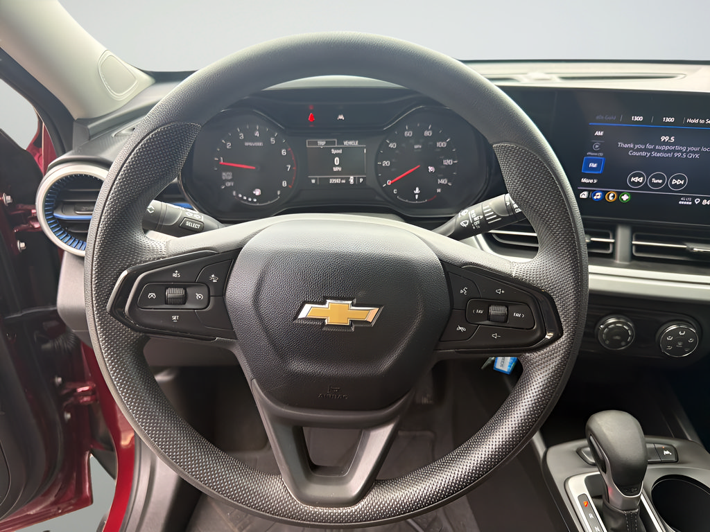 Used 2025 Chevrolet Trax LS FWD image 28