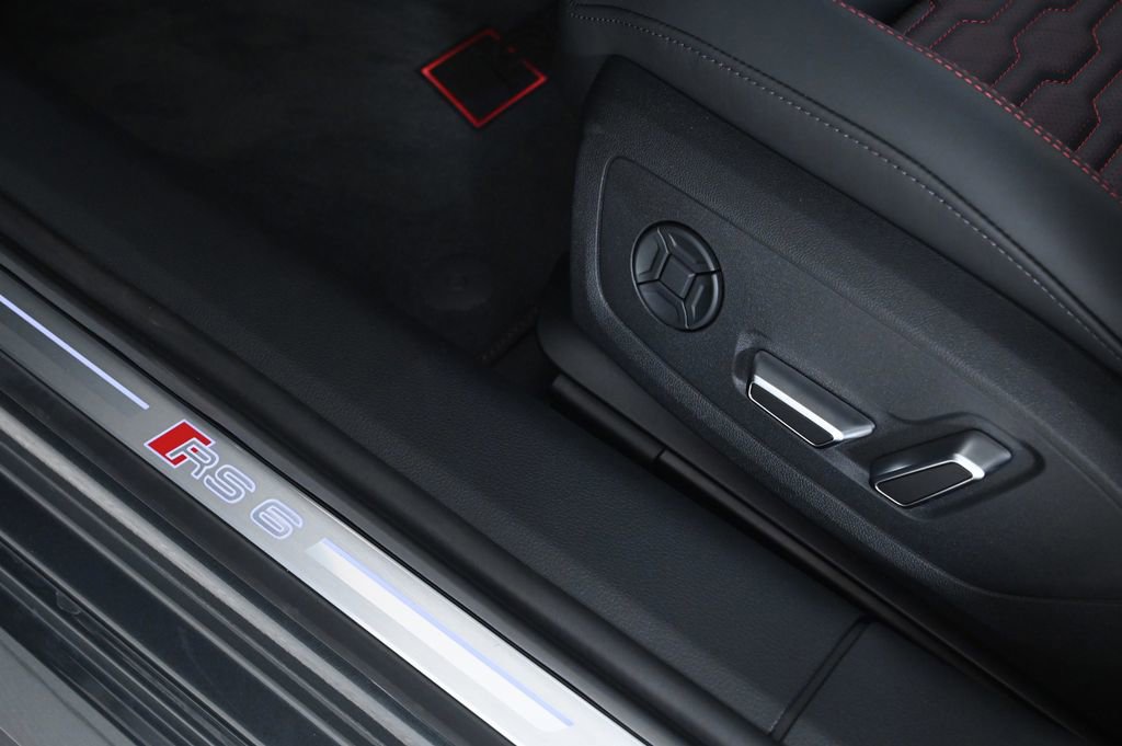 New 2025 Audi RS 6 performance image 18