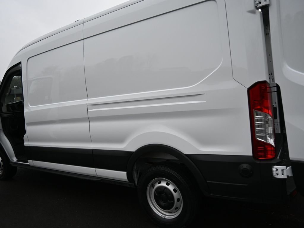 New 2026 Ford Transit 250 148 Medium Roof w/ Load Area Protection Package image 98