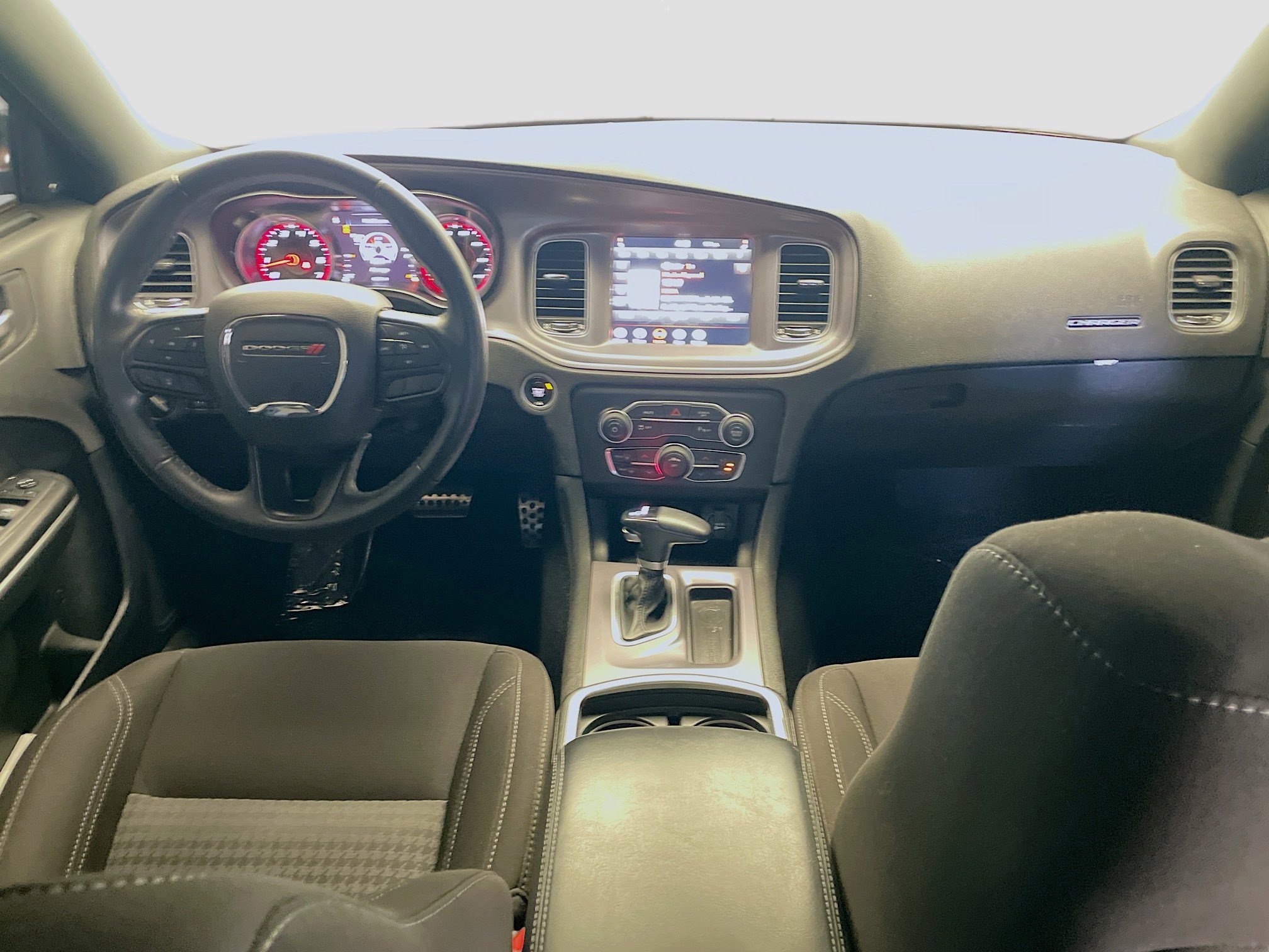 Used 2023 Dodge Charger SXT image 14