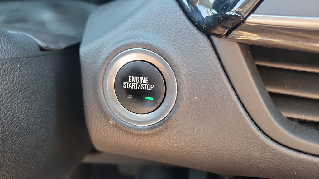 Used 2020 Buick Envision Essence image 10
