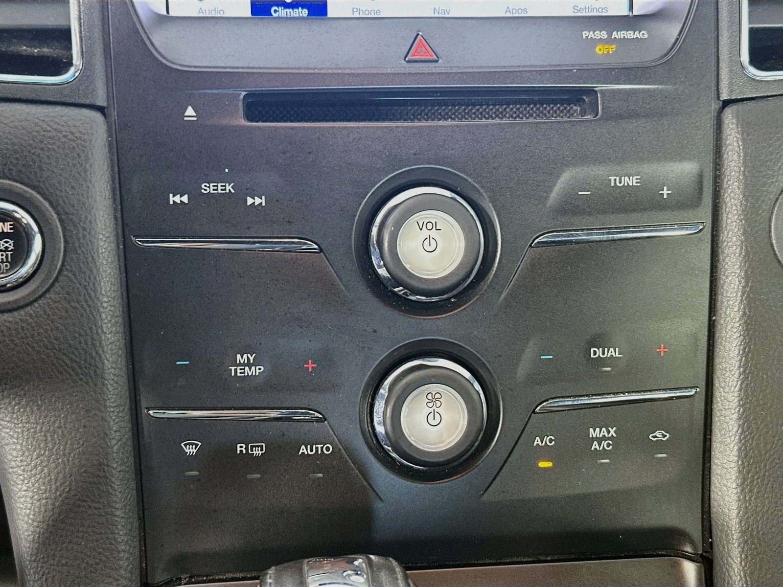 Used 2019 Ford Taurus SEL w/ Equipment Group 201A FWD image 16