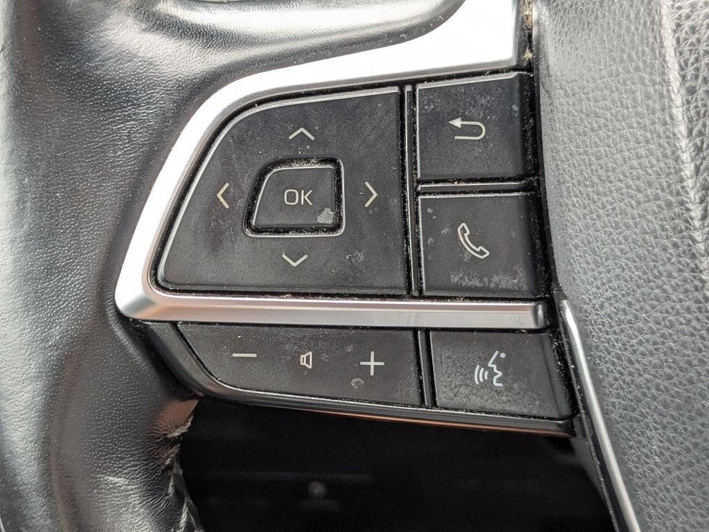 Used 2021 Toyota Highlander XLE AWD/4WD image 25