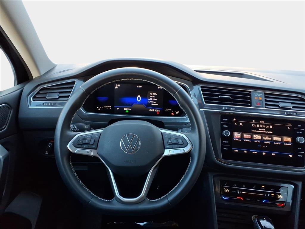 Used 2023 Volkswagen Tiguan SE image 11