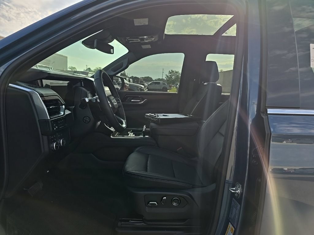 Used 2026 GMC Yukon Denali w/ Sun & Power Step Package AWD/4WD image 15