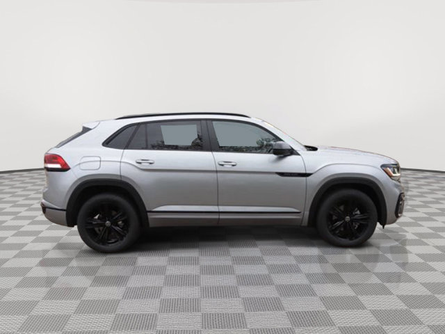 Used 2023 Volkswagen Atlas Cross Sport SEL R-Line AWD/4WD image 2