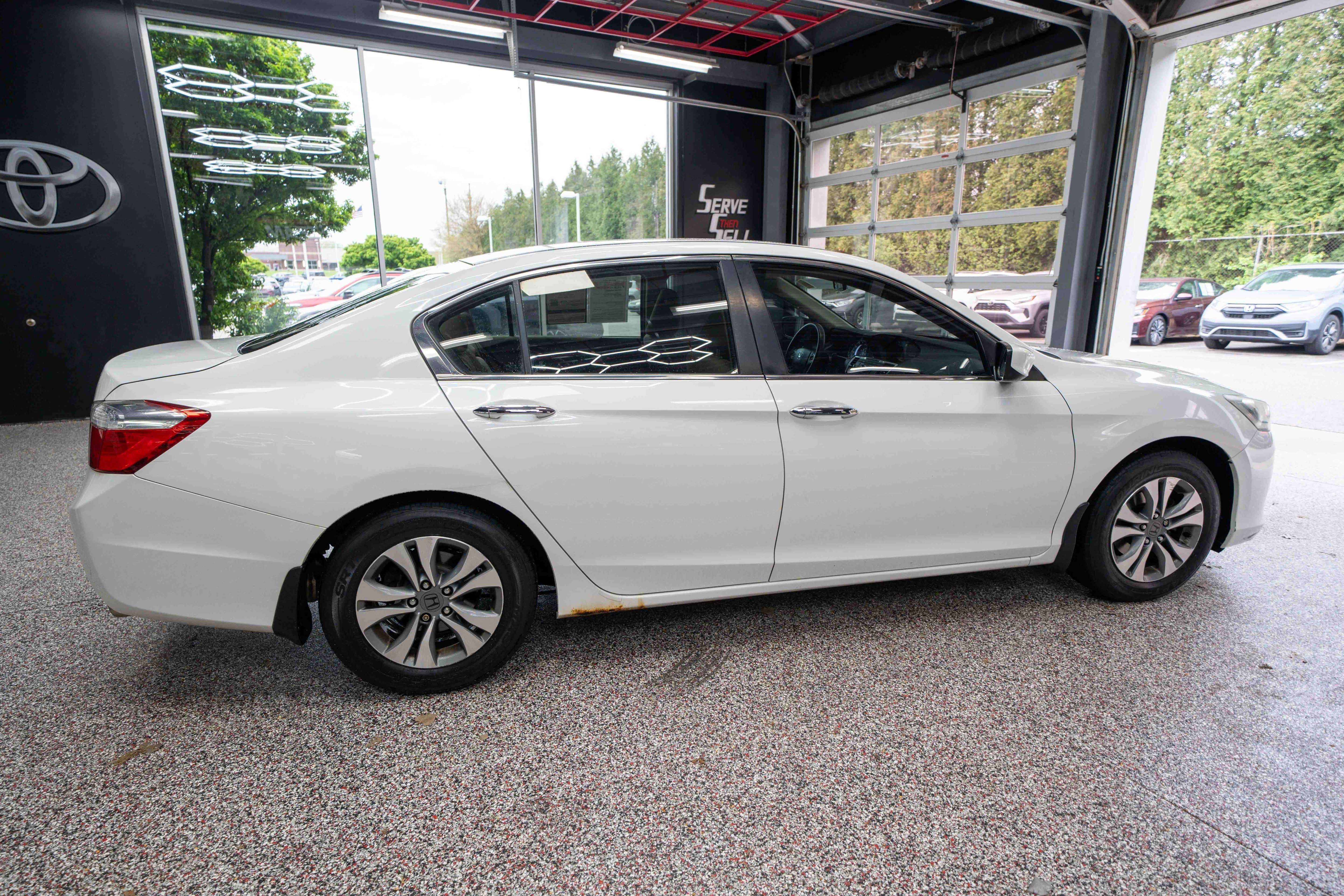 Used 2014 Honda Accord LX image 4