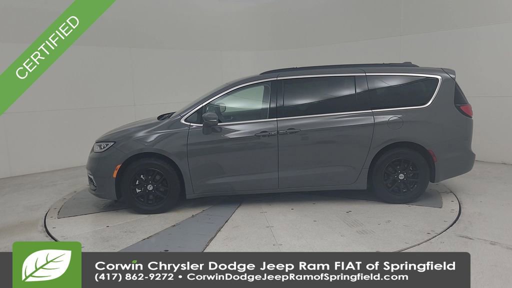Certified 2022 Chrysler Pacifica Touring-L image 9