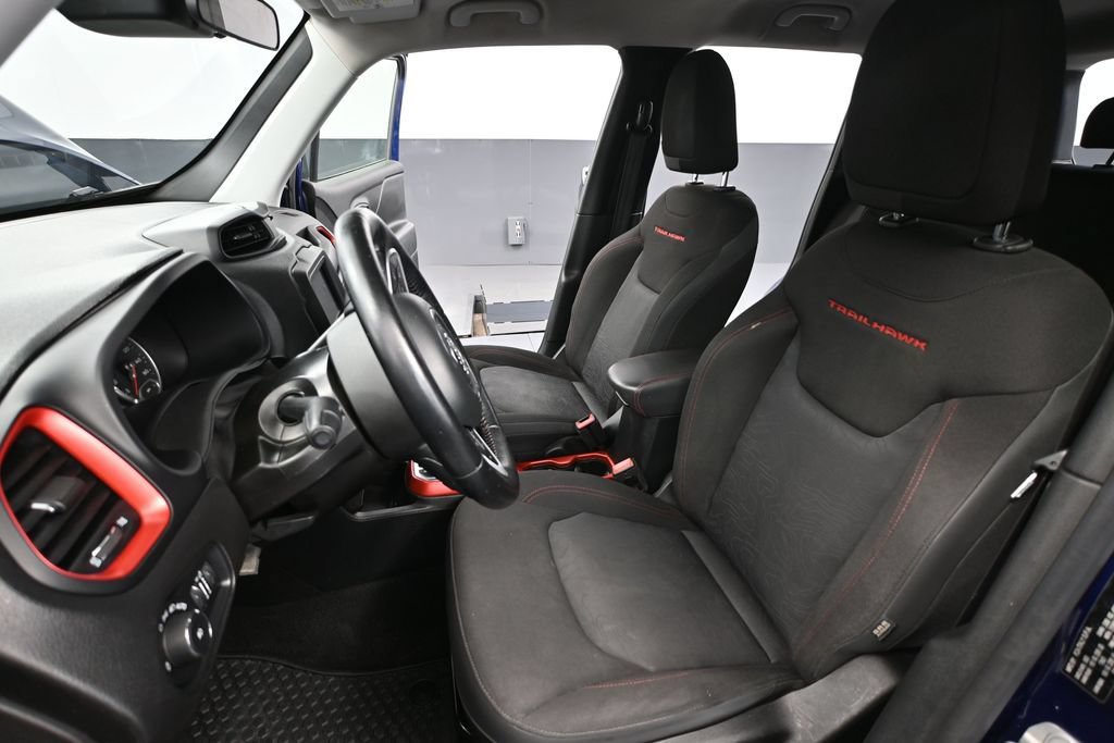 Used 2020 Jeep Renegade Trailhawk w/ Cold Weather Group AWD/4WD image 24