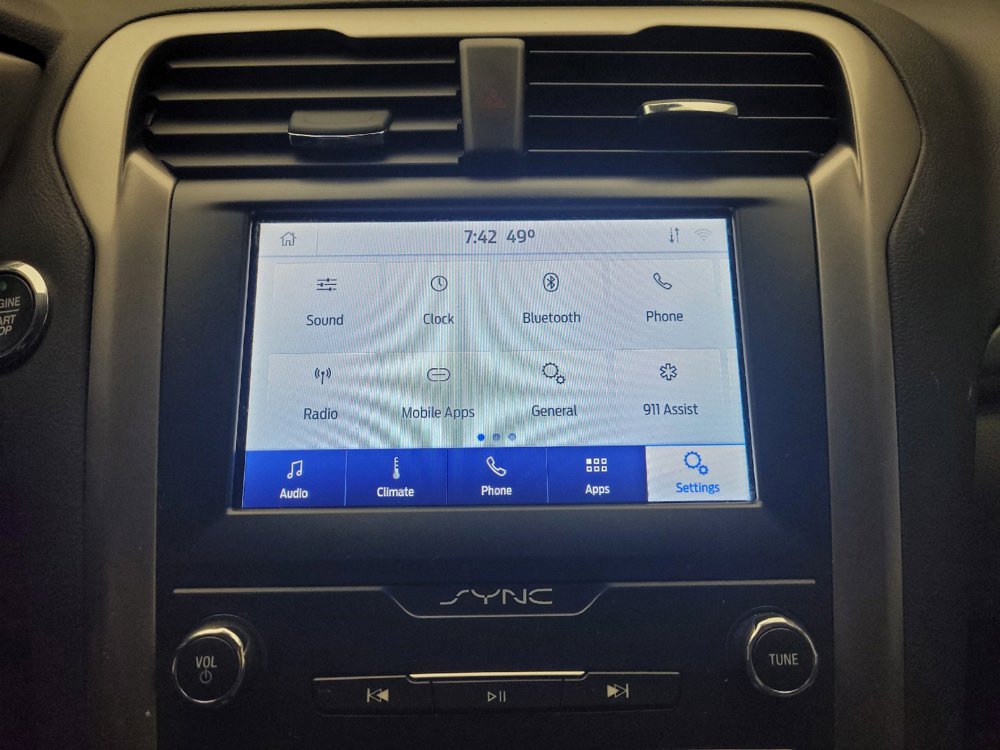 Used 2020 Ford Fusion SE FWD image 25