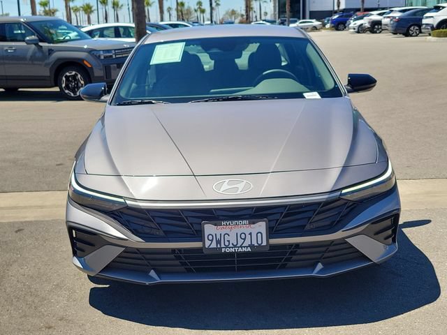 Certified 2025 Hyundai Elantra SEL FWD image 33