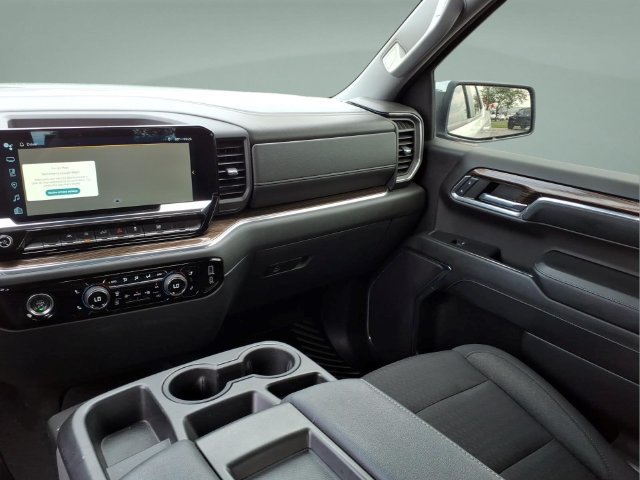 Used 2024 Chevrolet Silverado 1500 LT AWD/4WD image 18