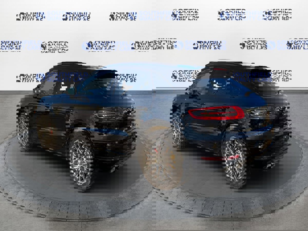 Used 2017 Porsche Macan Turbo image 4