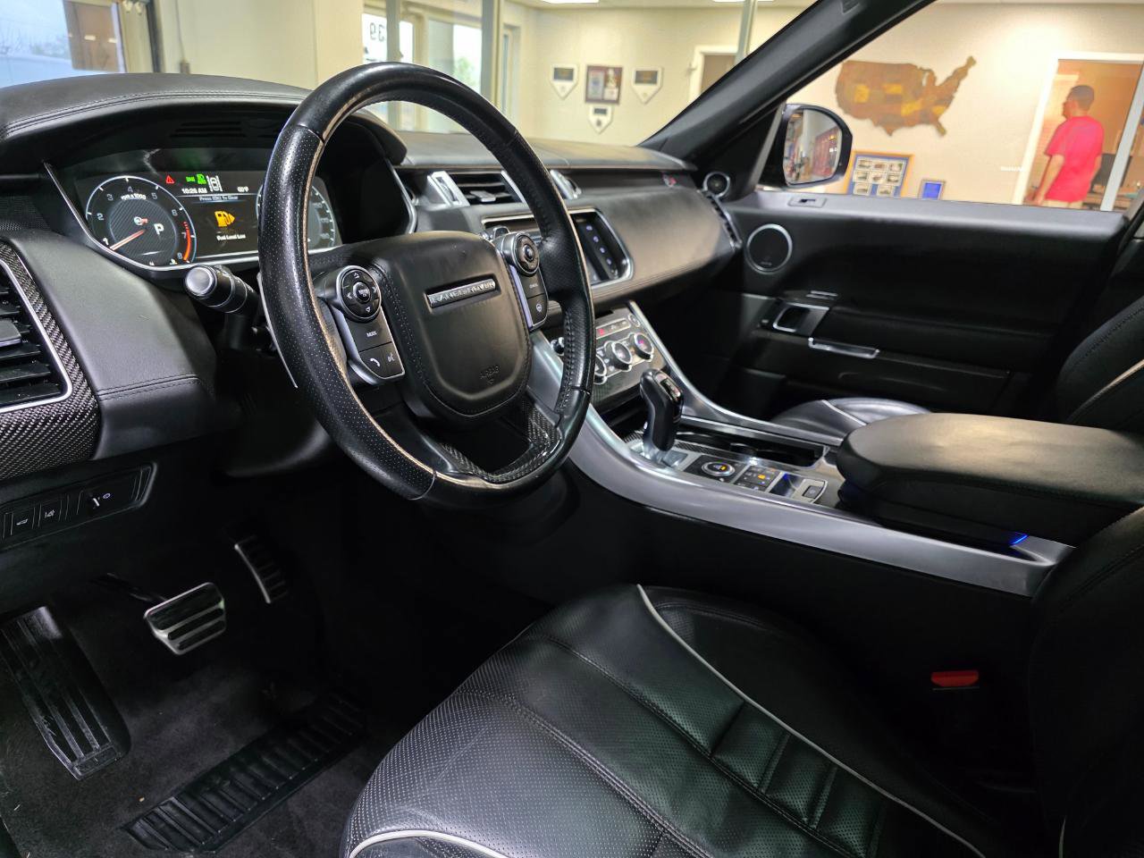 Used 2016 Land Rover Range Rover Sport SVR AWD/4WD image 18