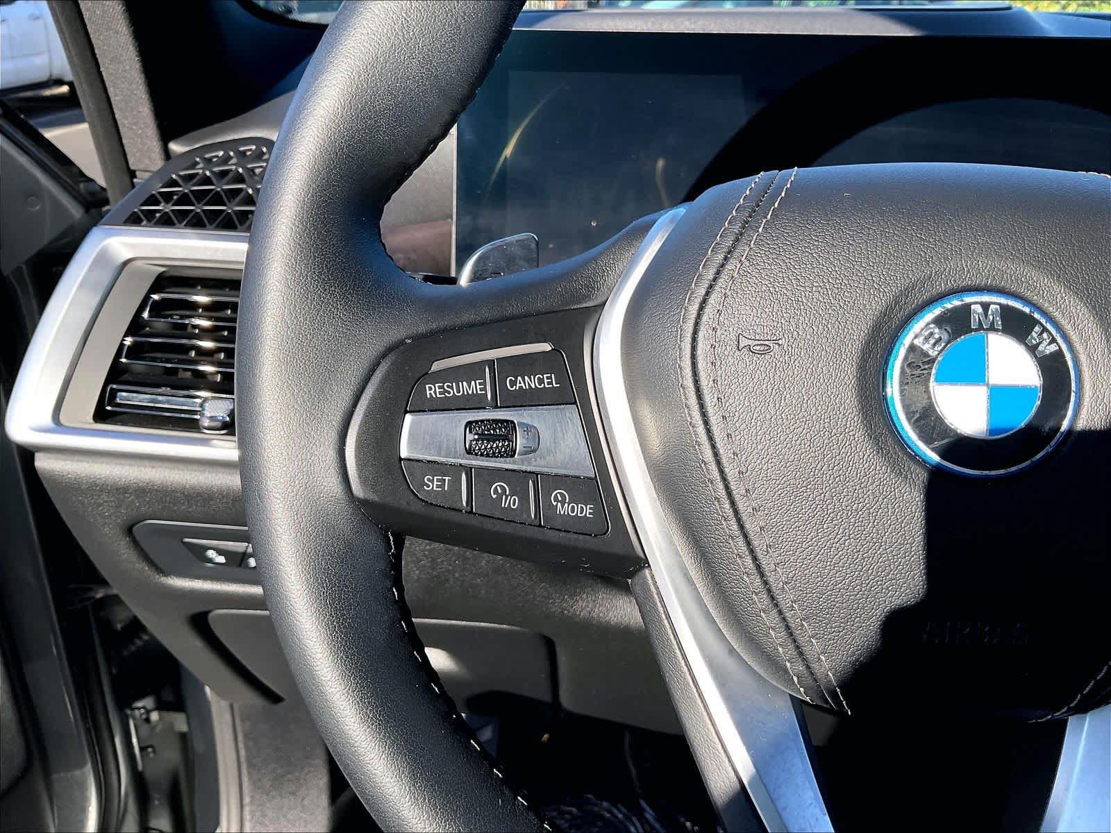 Used 2024 BMW X5 xDrive50e w/ Executive Package AWD/4WD image 18