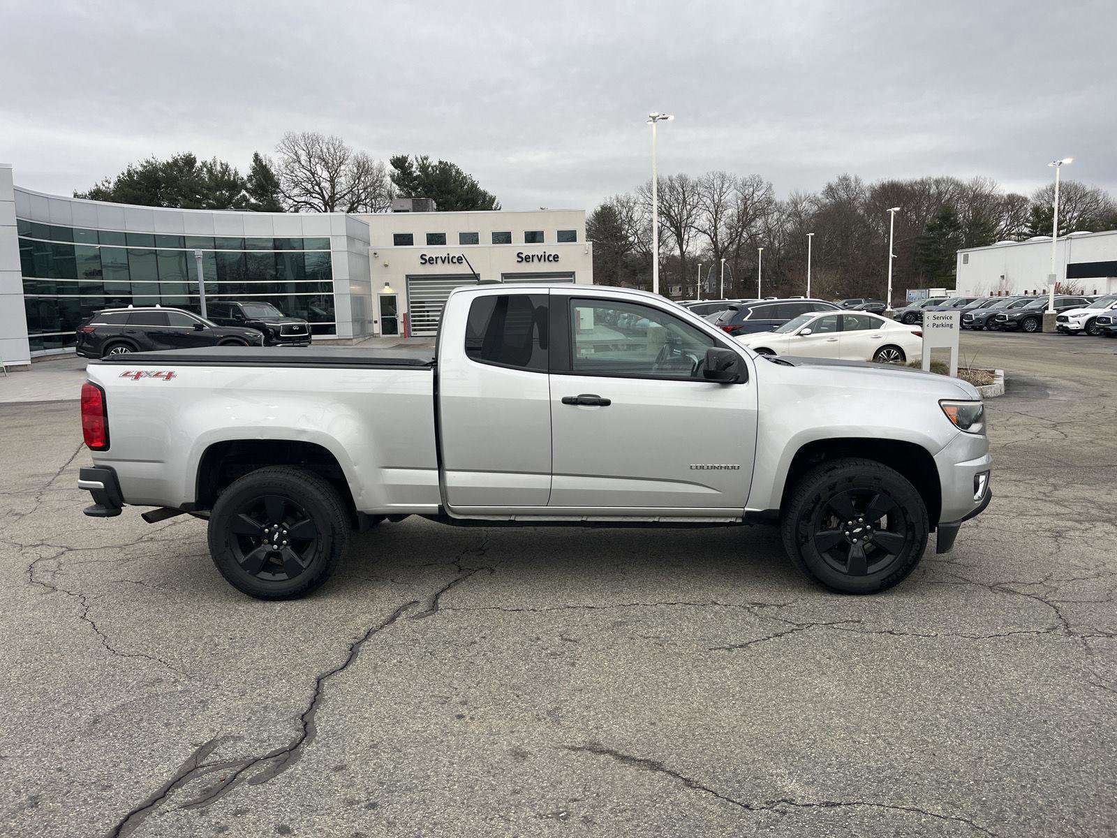 Used 2017 Chevrolet Colorado LT image 2