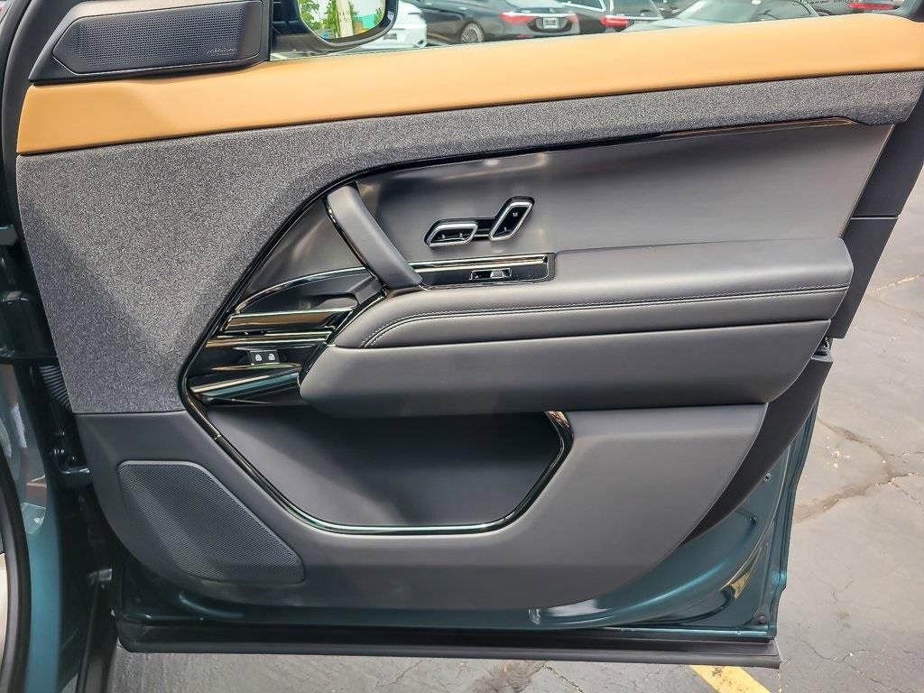Used 2024 Land Rover Range Rover Sport Dynamic SE image 23