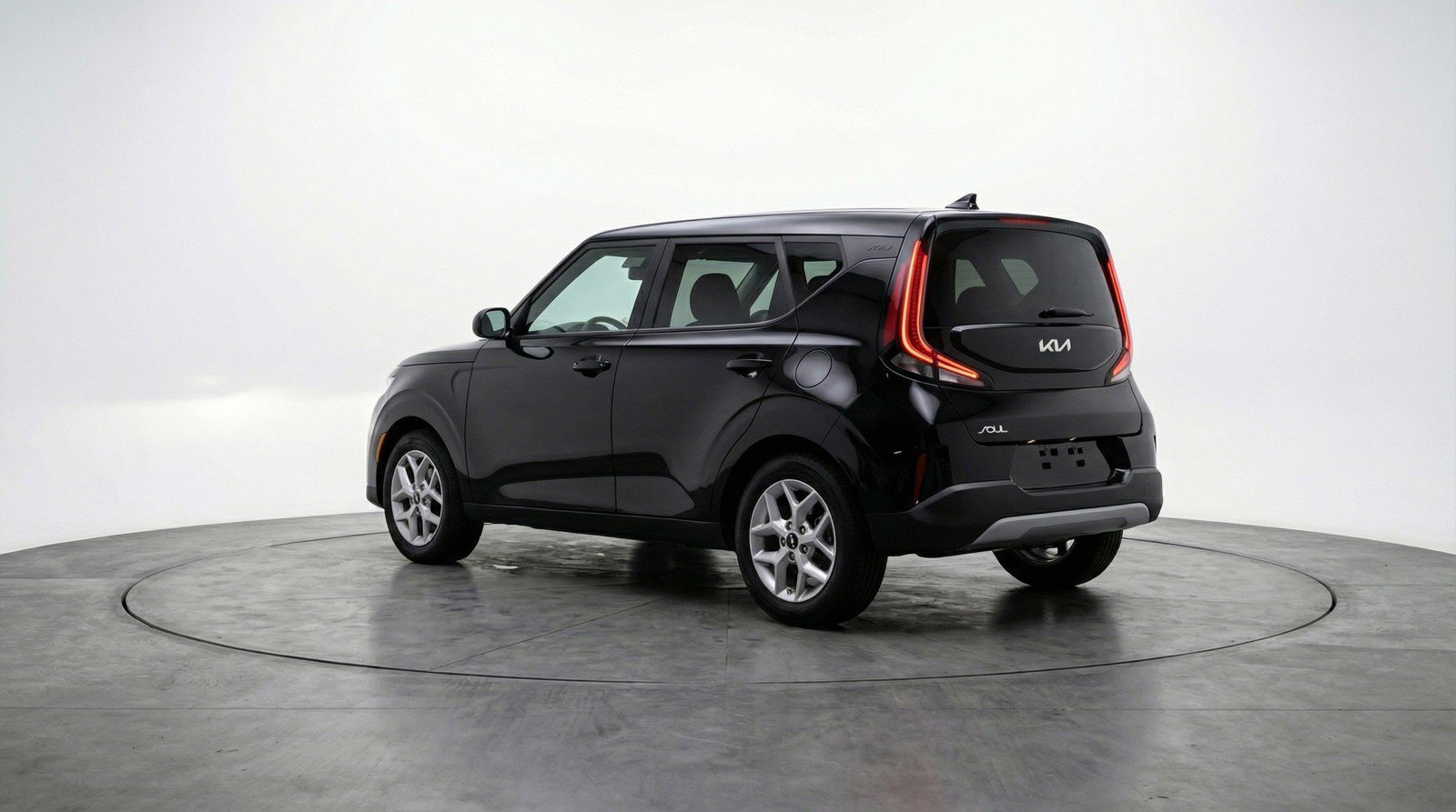 Used 2025 Kia Soul LX w/ LX Technology Package FWD image 6