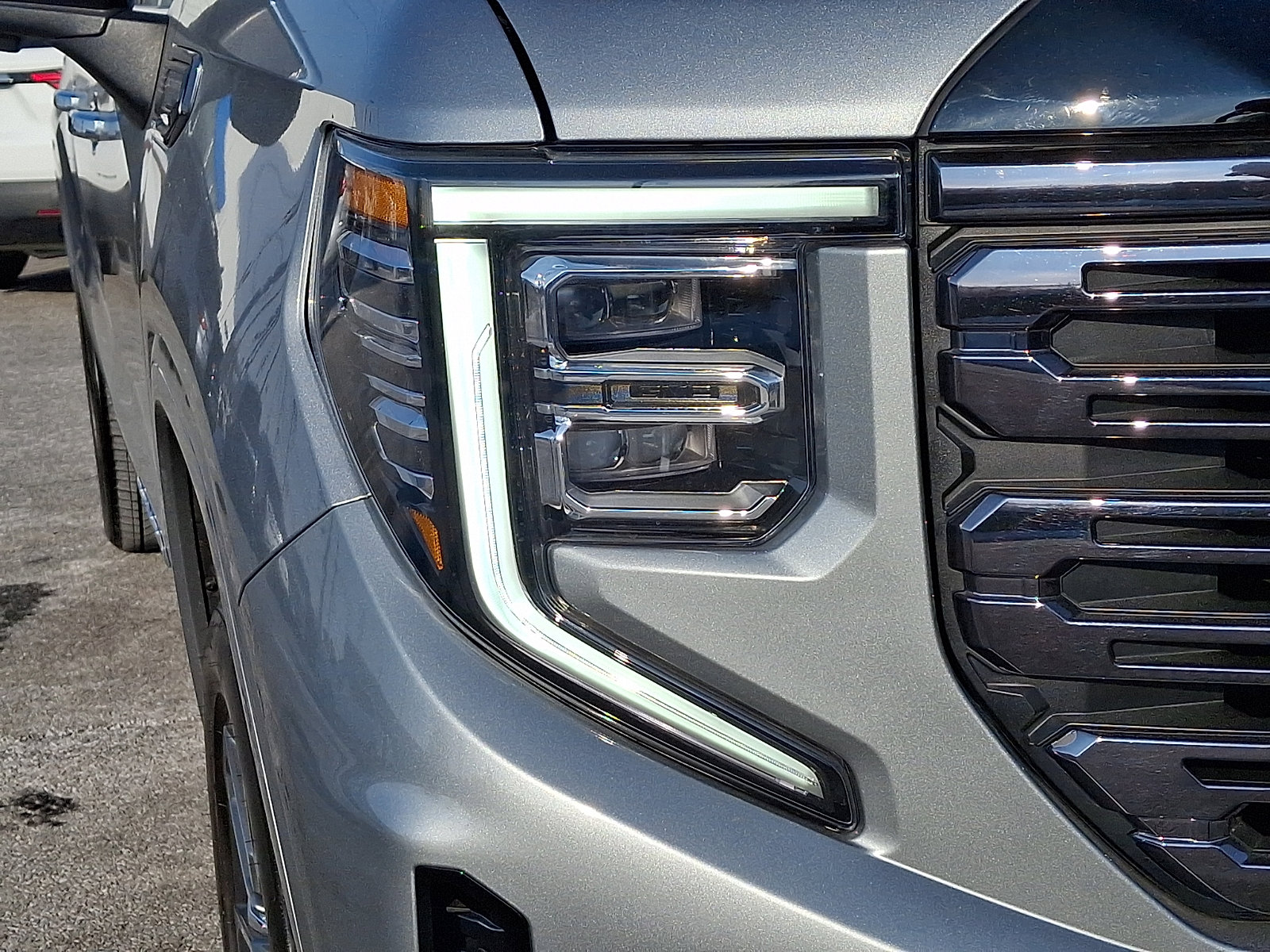 Used 2025 GMC Sierra 1500 Denali Ultimate image 9