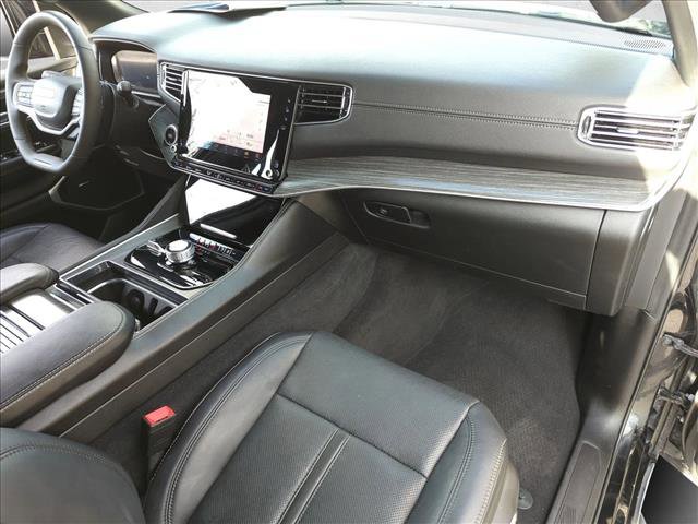 Used 2024 Jeep Wagoneer L Series II w/ Flexible Seating Group image 22