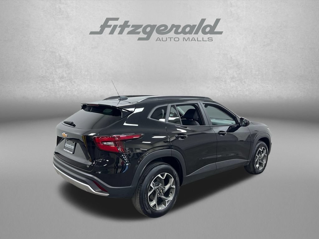 Used 2024 Chevrolet Trax LT FWD image 7