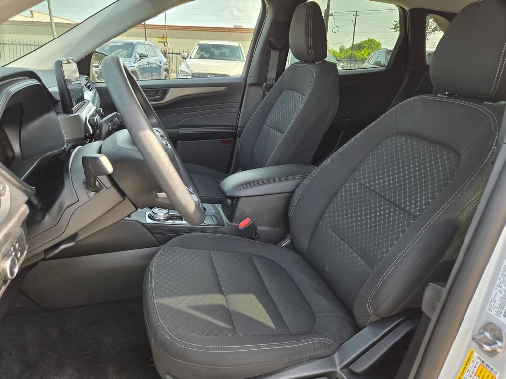 Used 2025 Ford Escape Active AWD/4WD image 19
