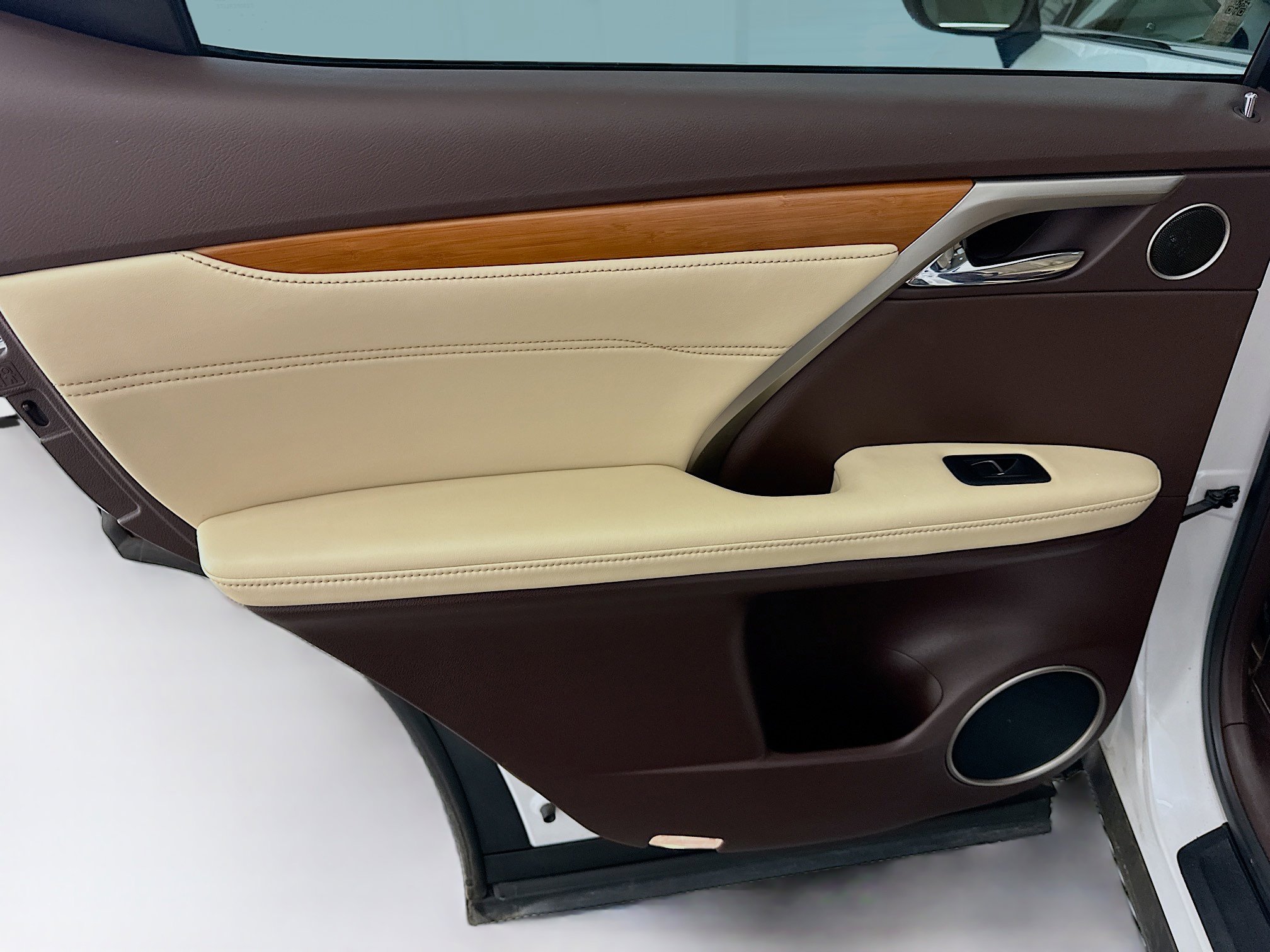 Used 2016 Lexus RX 450h AWD w/ Cold Weather Package image 28