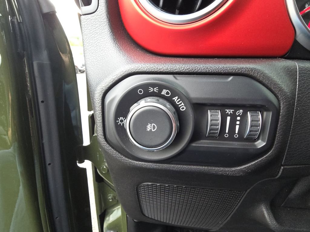Used 2021 Jeep Wrangler Unlimited Rubicon w/ LED Lighting Group AWD/4WD image 20