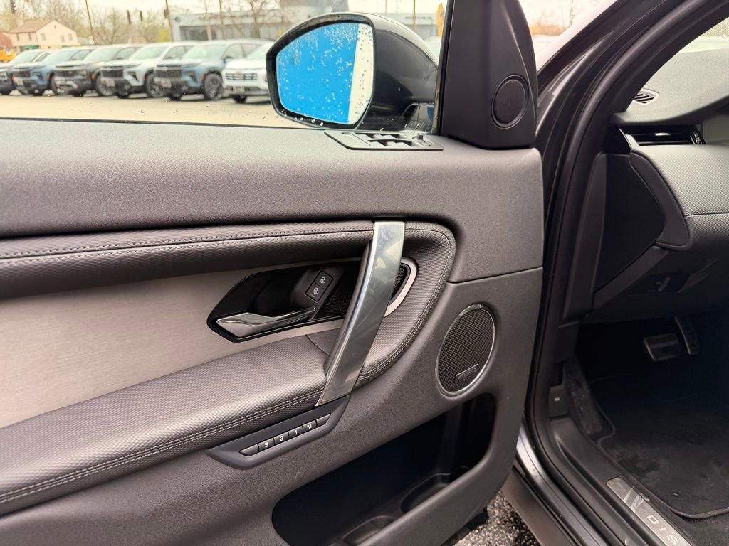 Used 2025 Land Rover Discovery Sport Dynamic SE image 10