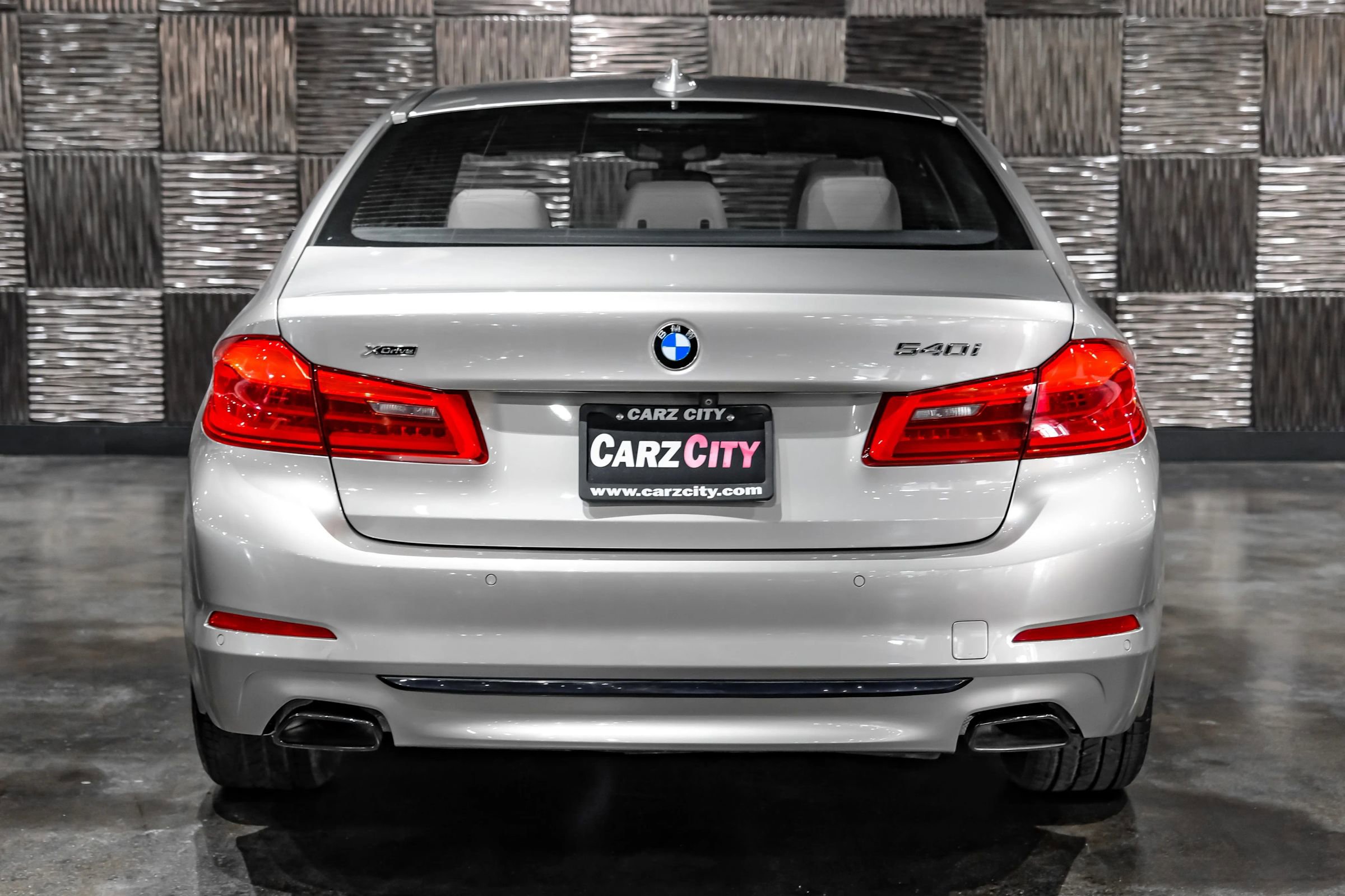 Used 2019 BMW 540i xDrive AWD/4WD image 9